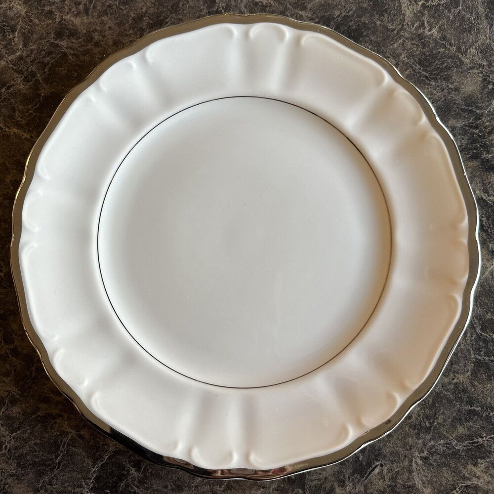 1 Replacement Harmony House‎ Silver Sonata 7-3/4” Lunch Plates 3638 Fine China